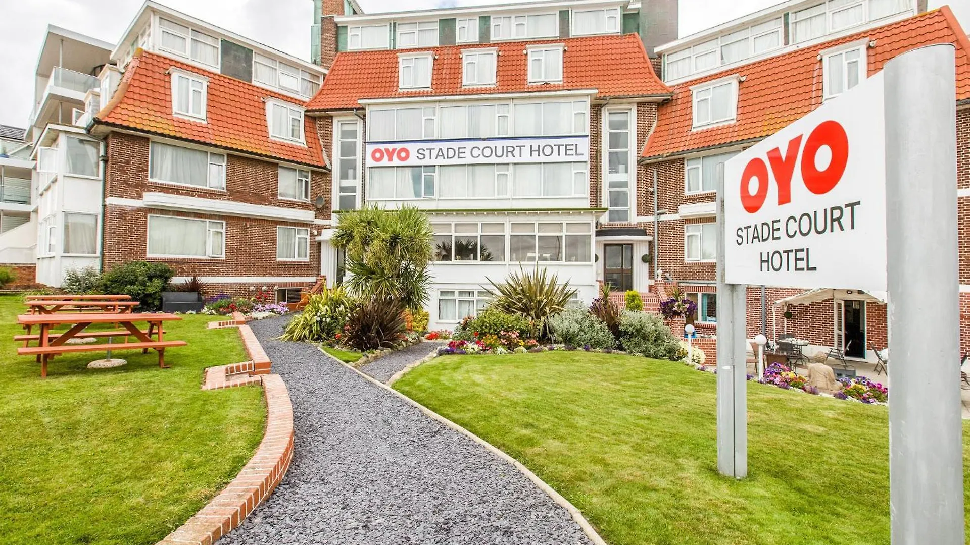 Where to Stay Near Folkestone Castle Hill: 6 Central Hotels
