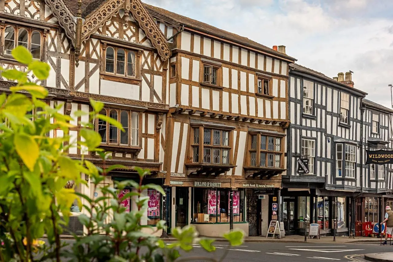 6 Couple Hotels Close to Richards Castle Worth Booking
