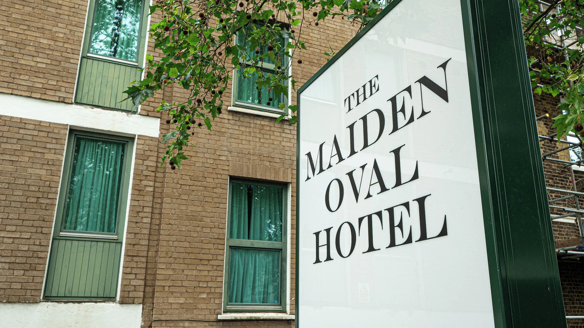 4 Top-Rated 3-Star Hotels Close to the London Eye