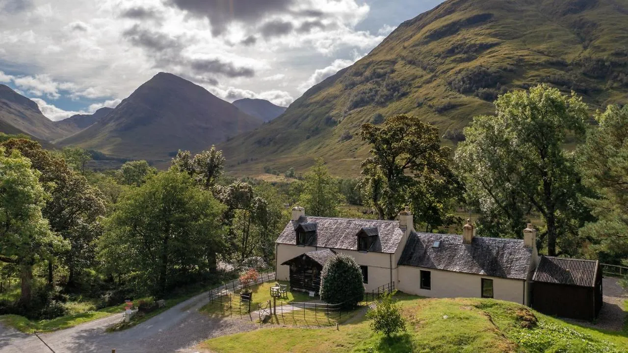 Staying Near Glencoe Folk Museum: 4 Leisure Hotels Compared