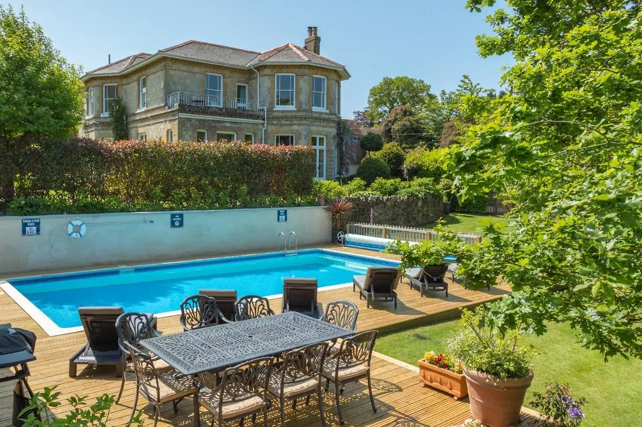 4 Best Hotels Near Robin Hill Ranked by Location